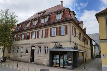 Die Scala Ludwigsburg von außen gesehen. Auf der rechten Seite befindet sich der Eingang